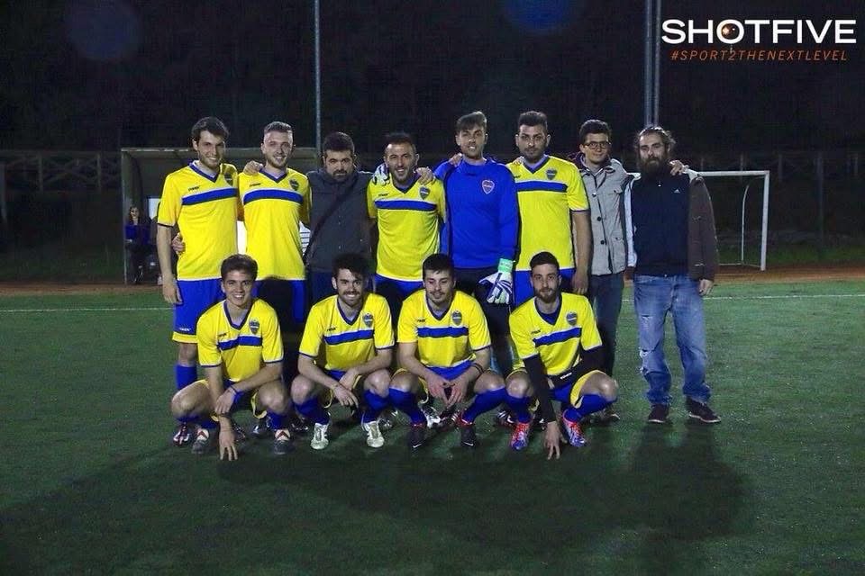 Formazione storica dei Callerones in una gara serale
